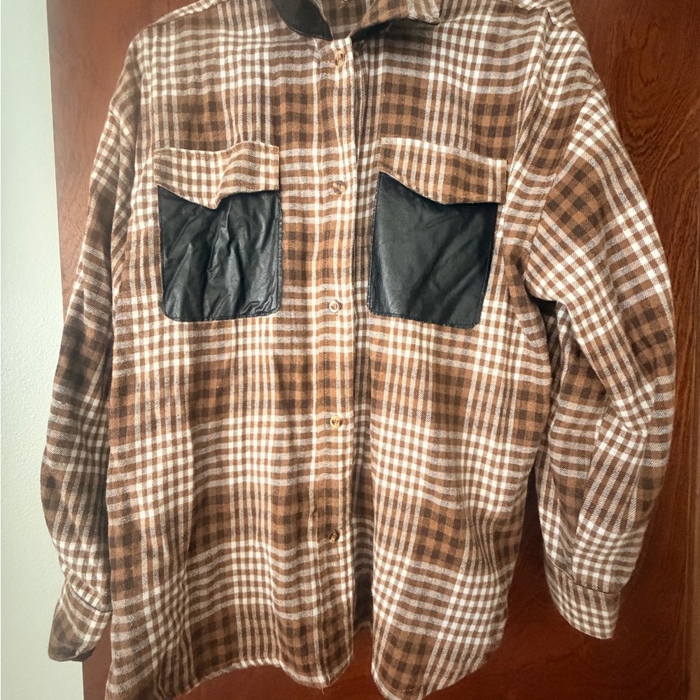 Brown Plaid Button-Up Shirt with Black Pockets